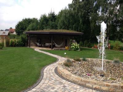 gartenweg_pflastern.jpg